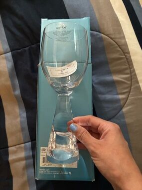 Nambe 5501 “Chill Goblet” Clear Wine Glass with Sculpted Stem. Brand new